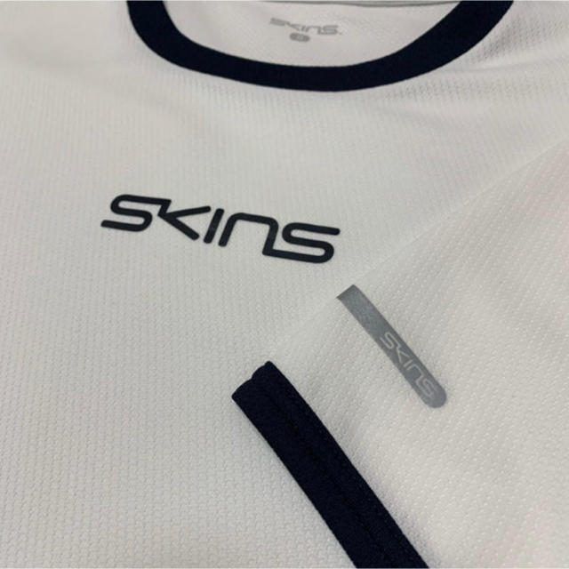 SKINS(スキンズ)のサラダバー様専用【新品・未使用】SKINS  高機能  Tシャツ・ホワイト メンズのトップス(Tシャツ/カットソー(半袖/袖なし))の商品写真