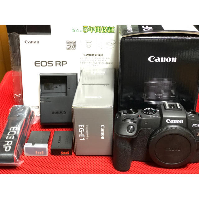 Canon(キヤノン)の【新品級保険付】EOS RP ／RF35 F1.8 MACROレンズ／グリップ他 スマホ/家電/カメラのカメラ(デジタル一眼)の商品写真