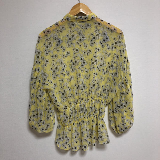 ZARA(ザラ)のZARA BASIC 花柄シフォンブラウス レディースのトップス(シャツ/ブラウス(長袖/七分))の商品写真