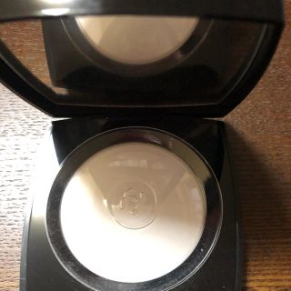 シャネル(CHANEL)のCHANEL POUDRE DOUCE 10LYS BLANC(フェイスパウダー)