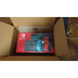 ニンテンドウ(任天堂)のニンテンドースイッチ　Nintendo Switch 任天堂スイッチ本体(家庭用ゲーム機本体)