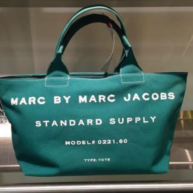 MARC BY MARC JACOBS(マークバイマークジェイコブス)のMARC JACOBS サイパン限定 レディースのバッグ(トートバッグ)の商品写真