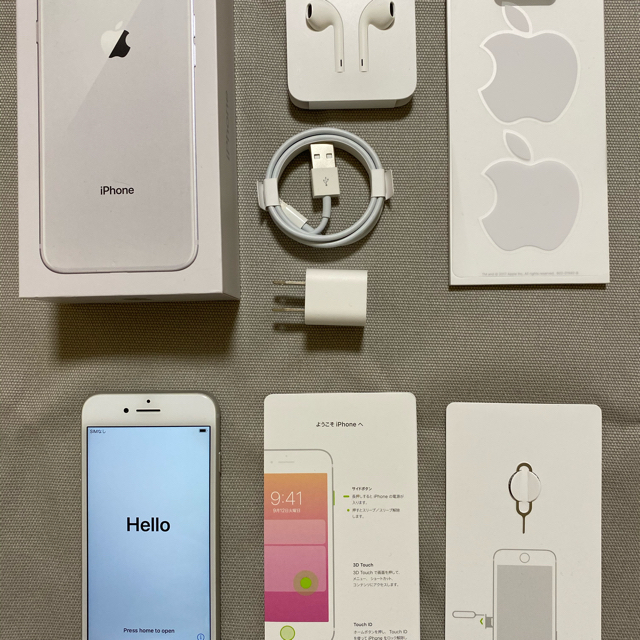 【超美品！】iPhone 8 Silver 64 GB SIMフリー2