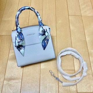 チャールズアンドキース(Charles and Keith)のCHARLES & KEITH スカーフラップド トップハンドルバッグ　水色(ショルダーバッグ)