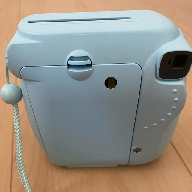 富士フイルム(フジフイルム)のチェキ instax mini8  blue スマホ/家電/カメラのカメラ(フィルムカメラ)の商品写真