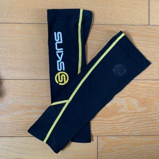 スキンズ(SKINS)のスキンズ　カーフタイツ　メンズ(トレーニング用品)