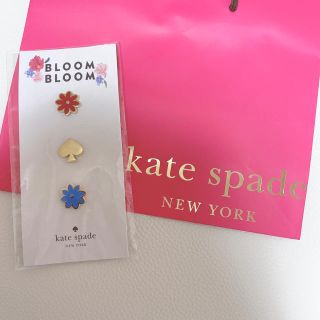 ケイトスペードニューヨーク(kate spade new york)の【最終値下げ！】kate spadeノベルティ　ピンバッチ(バッジ/ピンバッジ)