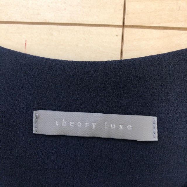 theory luxe☆2018SS☆定番Vネックブラウス⭐︎ネイビー⭐︎新品