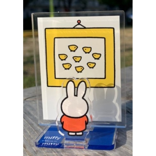 限定　ミッフィー　アクリルスタンド　miffy　後ろ姿 エンタメ/ホビーのおもちゃ/ぬいぐるみ(キャラクターグッズ)の商品写真