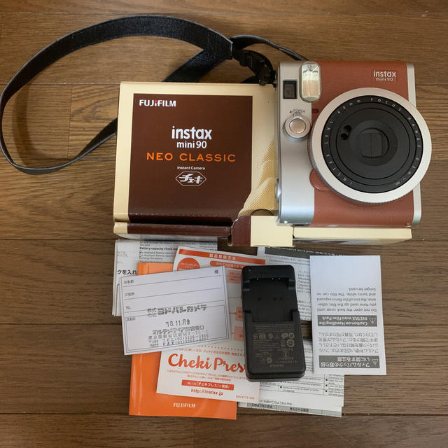 チェキ instax mini 90 NEO CLASSIC