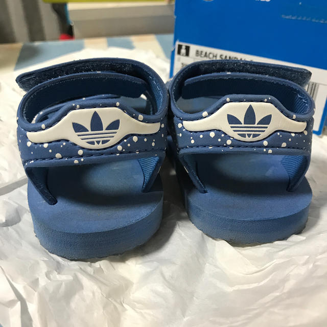 adidas(アディダス)のアディダスビーチサンダル キッズ/ベビー/マタニティのベビー靴/シューズ(~14cm)(サンダル)の商品写真