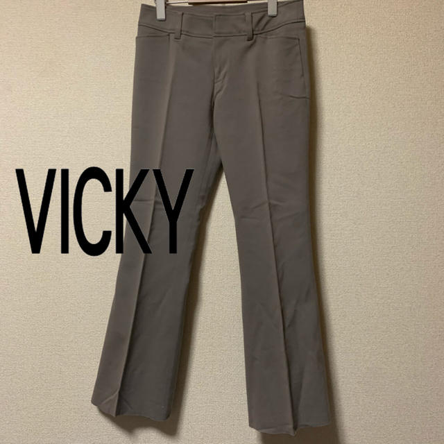 VICKY(ビッキー)の【美品】VICKY ストレッチフレアカットチノスラックス レディースのパンツ(チノパン)の商品写真