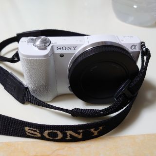 ソニー(SONY)の【ジャンク】ソニー ミラーレス一眼 α5100 ボディのみ(本体)(ミラーレス一眼)