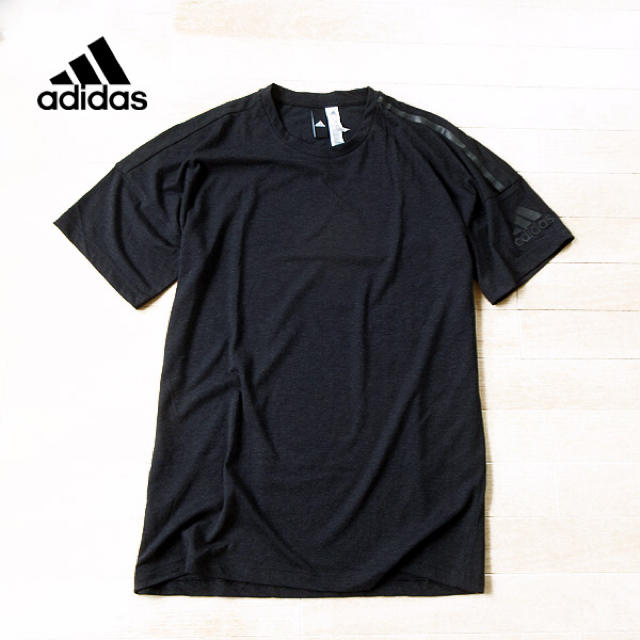 adidas(アディダス)の超美品 Oサイズ アディダス メンズ 半袖Tシャツ チャコール メンズのトップス(Tシャツ/カットソー(半袖/袖なし))の商品写真