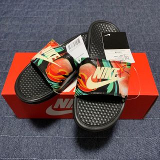 ナイキ(NIKE)の早い者勝ち🌺ナイキ べナッシ ハワイアン ボタニカル  サンダル  即完売品(サンダル)