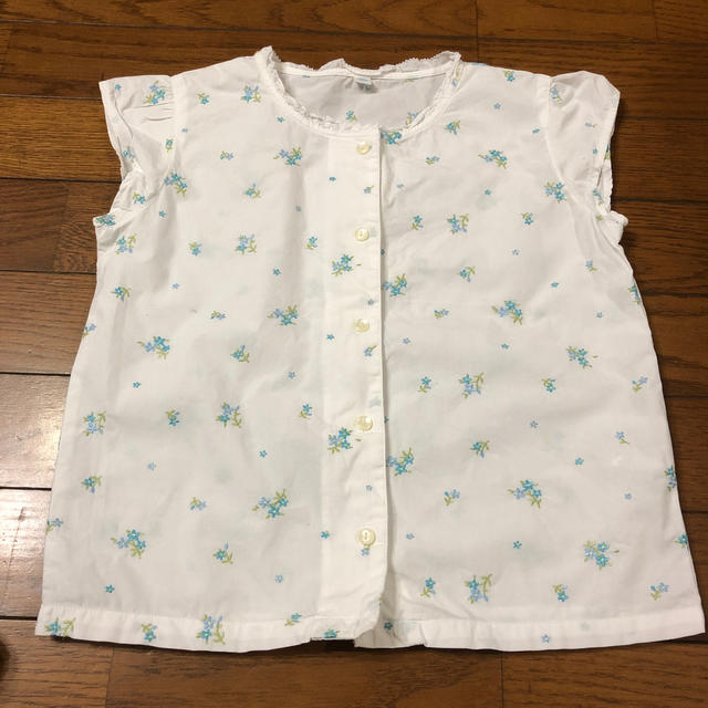 UNIQLO(ユニクロ)のユニクロ　花柄シャツ120  キッズ/ベビー/マタニティのキッズ服女の子用(90cm~)(ブラウス)の商品写真