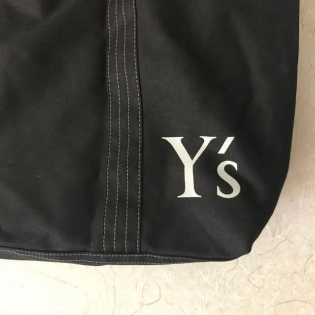 Y's(ワイズ)のY's ワイズ トートバッグ キャンバス ロゴ プリント 黒 コットン 非売品 レディースのバッグ(トートバッグ)の商品写真