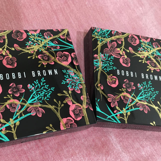 BOBBI BROWN(ボビイブラウン)の【ボビイブラウン】フラワガール　限定ハイライト コスメ/美容のベースメイク/化粧品(フェイスパウダー)の商品写真