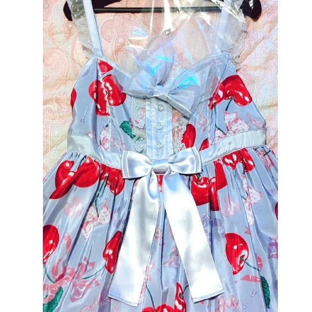Angelic Pretty(アンジェリックプリティー)のWrapping Cherry ジャンパースカート レディースのワンピース(ひざ丈ワンピース)の商品写真