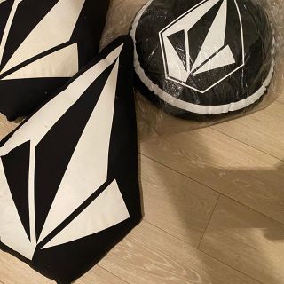 VOLCOM STONE クッション　レア