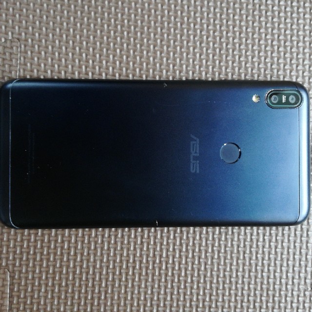 ASUS(エイスース)のZenfone Max Pro M1　国内版SIMフリー スマホ/家電/カメラのスマートフォン/携帯電話(スマートフォン本体)の商品写真