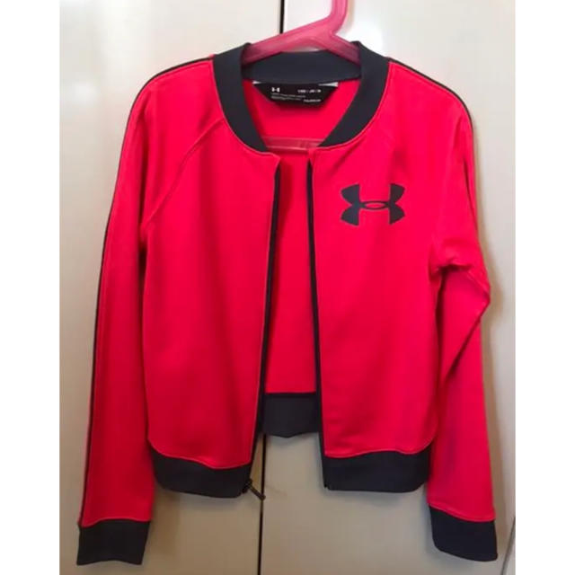 UNDER ARMOUR(アンダーアーマー)のアンダーアーマー　キッズ　上着　120cm 未使用 キッズ/ベビー/マタニティのキッズ服女の子用(90cm~)(ジャケット/上着)の商品写真