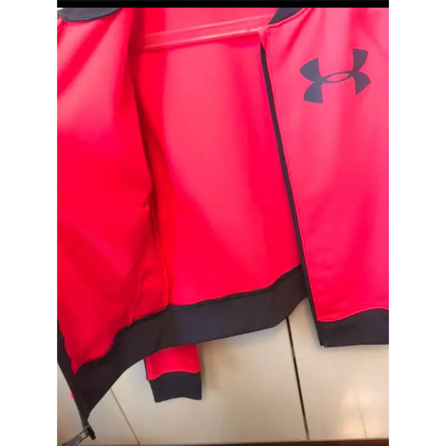 UNDER ARMOUR(アンダーアーマー)のアンダーアーマー　キッズ　上着　120cm 未使用 キッズ/ベビー/マタニティのキッズ服女の子用(90cm~)(ジャケット/上着)の商品写真