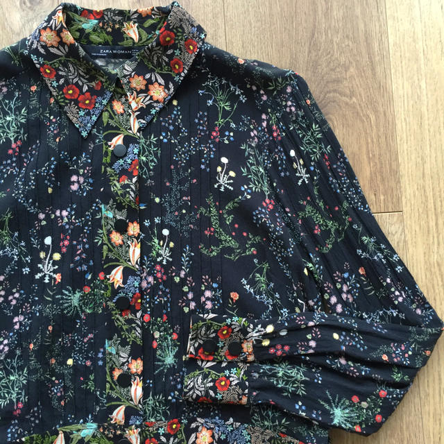 ZARA(ザラ)の【ZARA】花柄シャツブラウス レディースのトップス(シャツ/ブラウス(長袖/七分))の商品写真