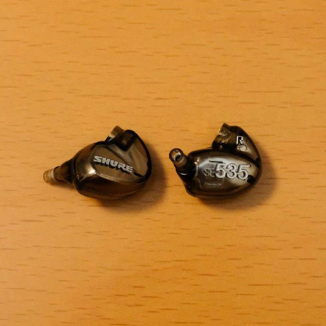 最新作好評 SHURE ワイヤレスイヤホン SE535-V+BT2-A ブロンズの通販 by 箕白's shop|ラクマ 特価