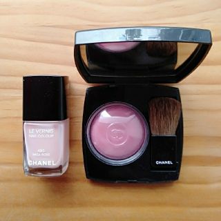 シャネル(CHANEL)のCHANEL　マニキュアとチーク(マニキュア)