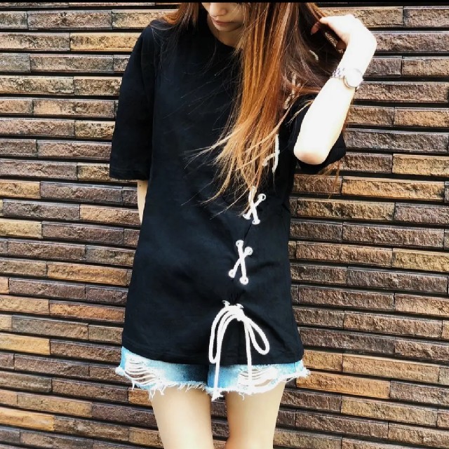 NieR BRAID LACE-UP TEE