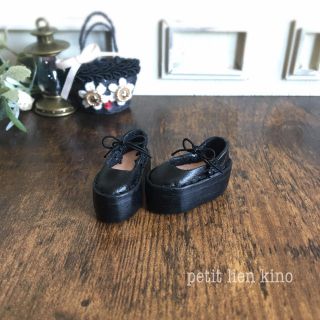 ドール用　シンプルパンプス　厚底　黒(人形)