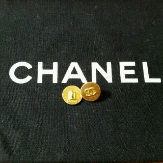 シャネル(CHANEL)のfumさま専用シャネル  小さめ ボタン(シャツ/ブラウス(長袖/七分))