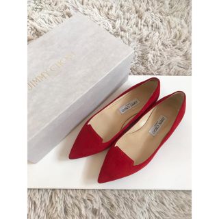 ジミーチュウ(JIMMY CHOO)の美品　ジミーチュウ　JIMMY CHOO フラットパンプス 赤　23.5 24(ハイヒール/パンプス)