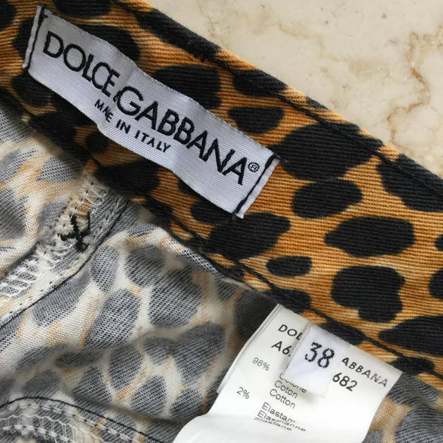 DOLCE&GABBANA(ドルチェアンドガッバーナ)のDOLCE&GABBANA ドルガバ　レディース パンツ　レオパード柄　#38 レディースのパンツ(デニム/ジーンズ)の商品写真