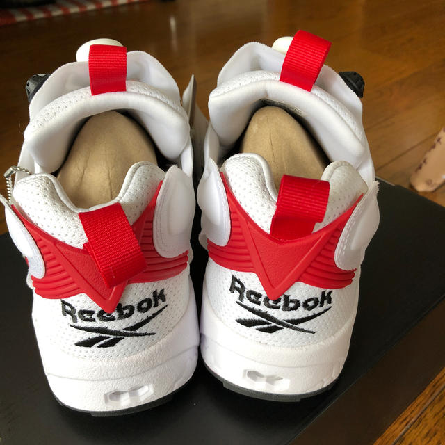 Reebok(リーボック)のReebokインスタポンプヒューリー25㎝新品未使用 スポーツ/アウトドアのランニング(シューズ)の商品写真