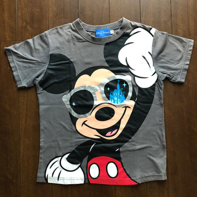 Disney(ディズニー)の【mido様専用】ディズニーリゾート ミッキーマウス サングラス Tシャツ キッズ/ベビー/マタニティのキッズ服男の子用(90cm~)(Tシャツ/カットソー)の商品写真