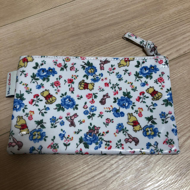 Cath Kidston(キャスキッドソン)のポーチ　くまのプーさん×CathKidston レディースのファッション小物(ポーチ)の商品写真