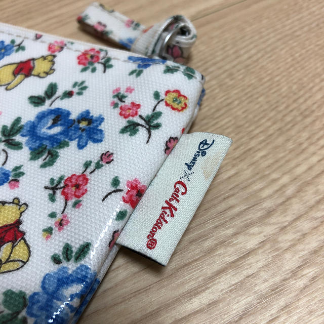 Cath Kidston(キャスキッドソン)のポーチ　くまのプーさん×CathKidston レディースのファッション小物(ポーチ)の商品写真