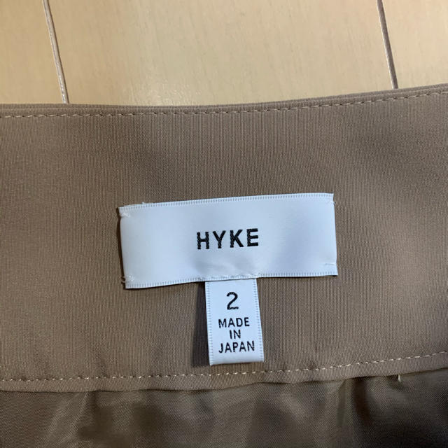 HYKE(ハイク)の【ai様専用】未使用☆hyke プリーツスカート tan サイズ2 レディースのスカート(ひざ丈スカート)の商品写真