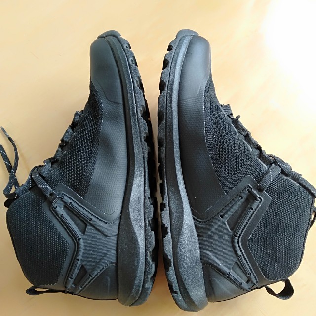 KEEN(キーン)のKEEN  スニーカー　メンズ　25.5cm  Black  メンズの靴/シューズ(スニーカー)の商品写真