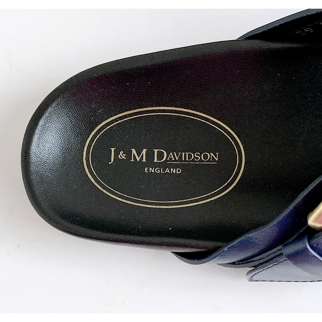 J&M DAVIDSON(ジェイアンドエムデヴィッドソン)のJ&M davidson サンダル ネイビー 未使用 37 レディースの靴/シューズ(サンダル)の商品写真