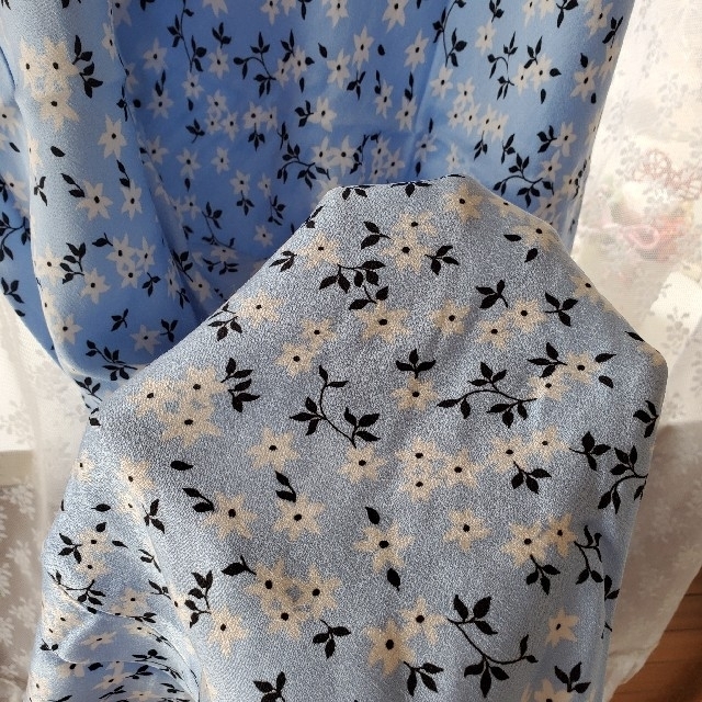 ZARA(ザラ)のZARA　ザラ　花柄　レトロ　水色　マーメイド レディースのスカート(ロングスカート)の商品写真