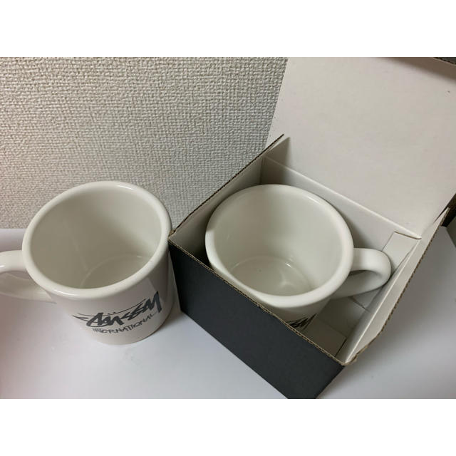 STUSSY(ステューシー)のstussy マグカップ　2個 インテリア/住まい/日用品のキッチン/食器(グラス/カップ)の商品写真