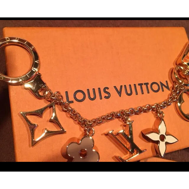 LOUIS VUITTON - ルイヴィトン バッグチャーム・チェーン フルール