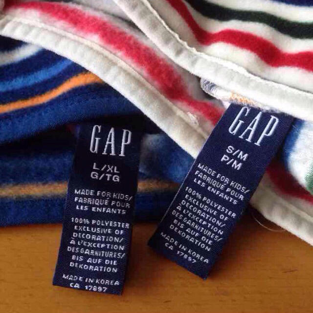 GAP(ギャップ)のGAP フリース帽子  ネイビーL キッズ/ベビー/マタニティのこども用ファッション小物(帽子)の商品写真