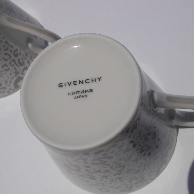 GIVENCHY(ジバンシィ)のGIVENCHY ペアコーヒーカップセット インテリア/住まい/日用品のキッチン/食器(グラス/カップ)の商品写真