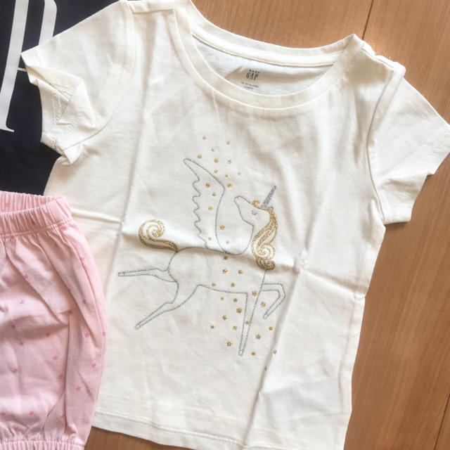 babyGAP(ベビーギャップ)の新作★baby gap半袖Tシャツ＆かぼちゃパンツセット90 キッズ/ベビー/マタニティのキッズ服女の子用(90cm~)(Tシャツ/カットソー)の商品写真