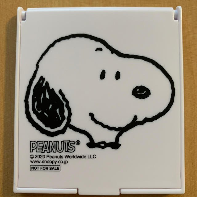 SNOOPY(スヌーピー)のスヌーピー　コンパクトミラー　2個セット エンタメ/ホビーのコレクション(ノベルティグッズ)の商品写真