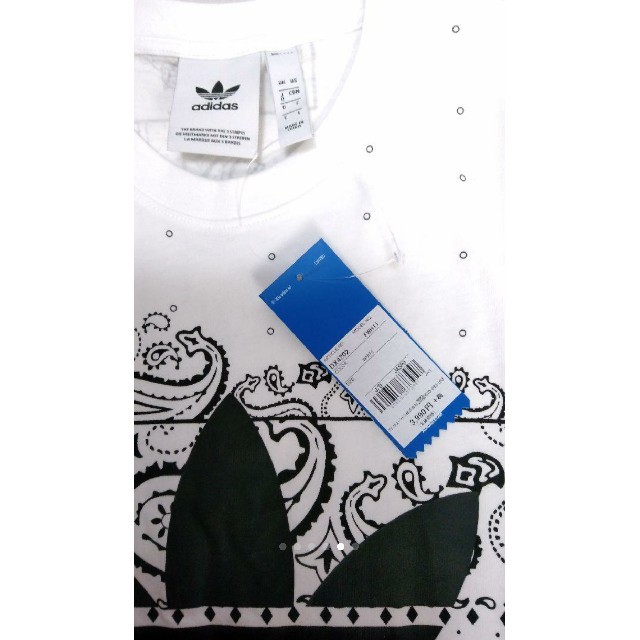 adidas(アディダス)の新品 XL adidas originals Tシャツ BANDANA 白 a メンズのトップス(Tシャツ/カットソー(半袖/袖なし))の商品写真